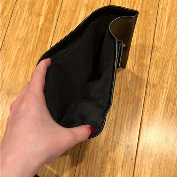 Prada Saffiano Triangle Flap Wallet Black - Picture 4 of 10